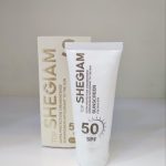 رایشی ضدآفتاب بی رنگ برندSHEGlAM مناسب انواع پوست 65میل