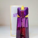 عطر وادکلن ادکلن زنانهALIEN ادوپرفیوم برندENVY رایحه گرم،شیرین وگلی ماندگاری بالا 30میل