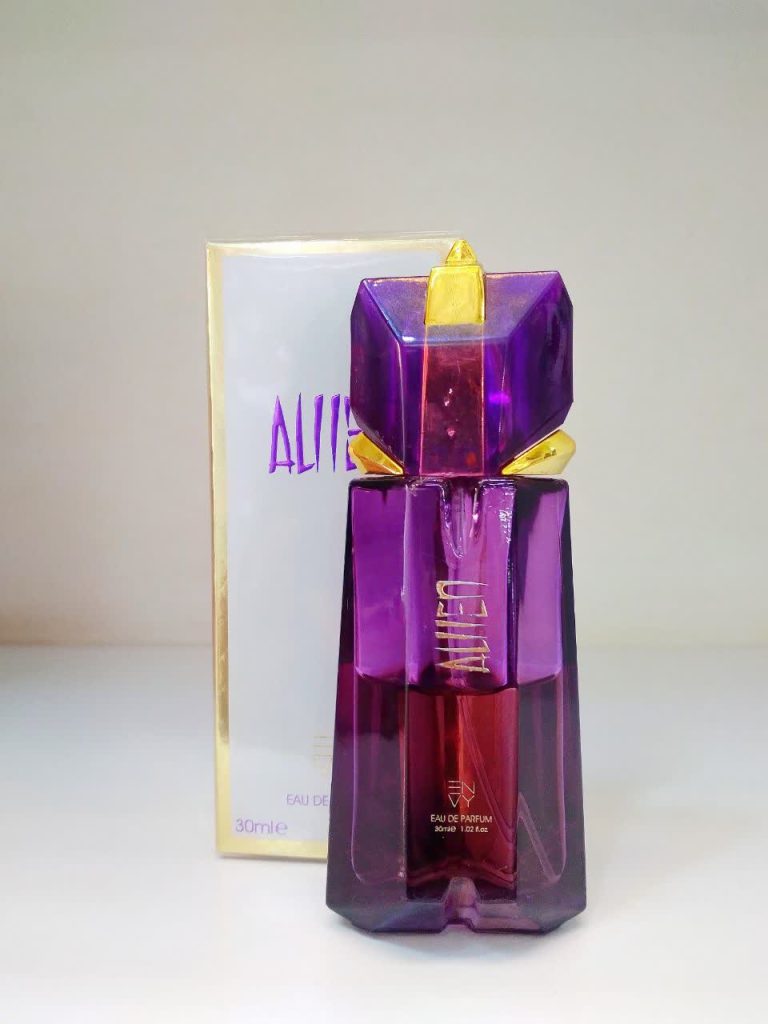 عطر وادکلن ادکلن زنانهALIEN ادوپرفیوم برندENVY رایحه گرم،شیرین وگلی ماندگاری بالا 30میل